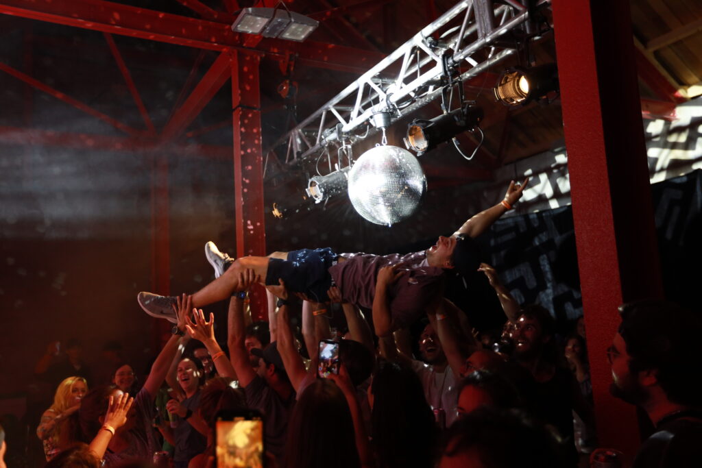 Les festivités du festival de musique le FRIMAT sont toujours très joyeuses.